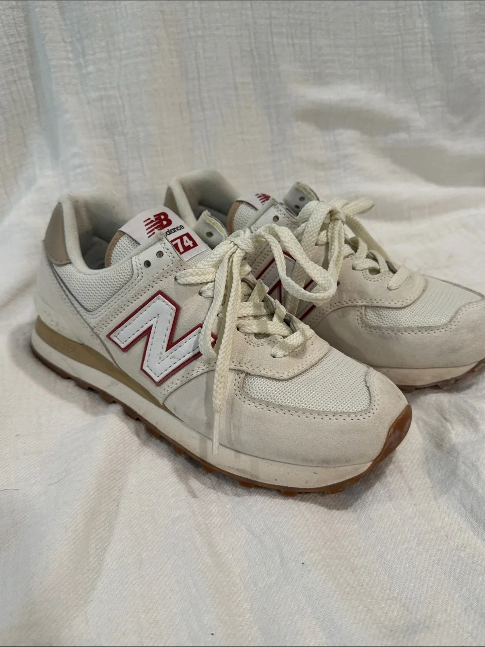 New Balance womens Cream & Red Retro Runner Sneakers size 7